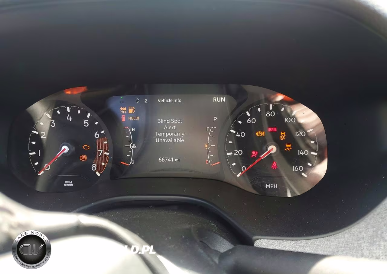 2025 Jeep Compass Latitude VIN:3C4NJDBN1ST524962 - 9
