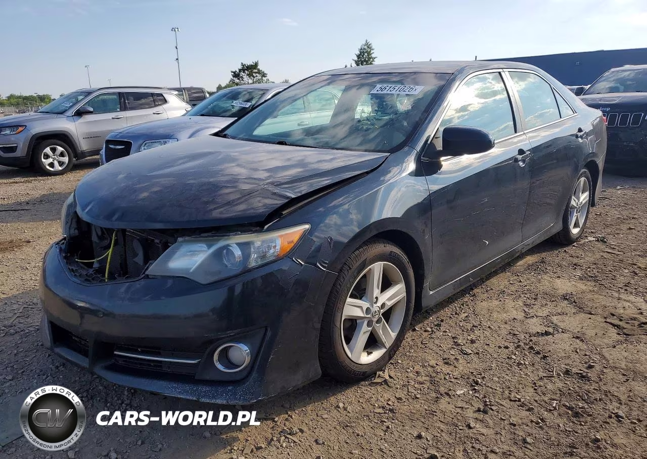 2014 Toyota Camry – zdjęcie 1 z 12