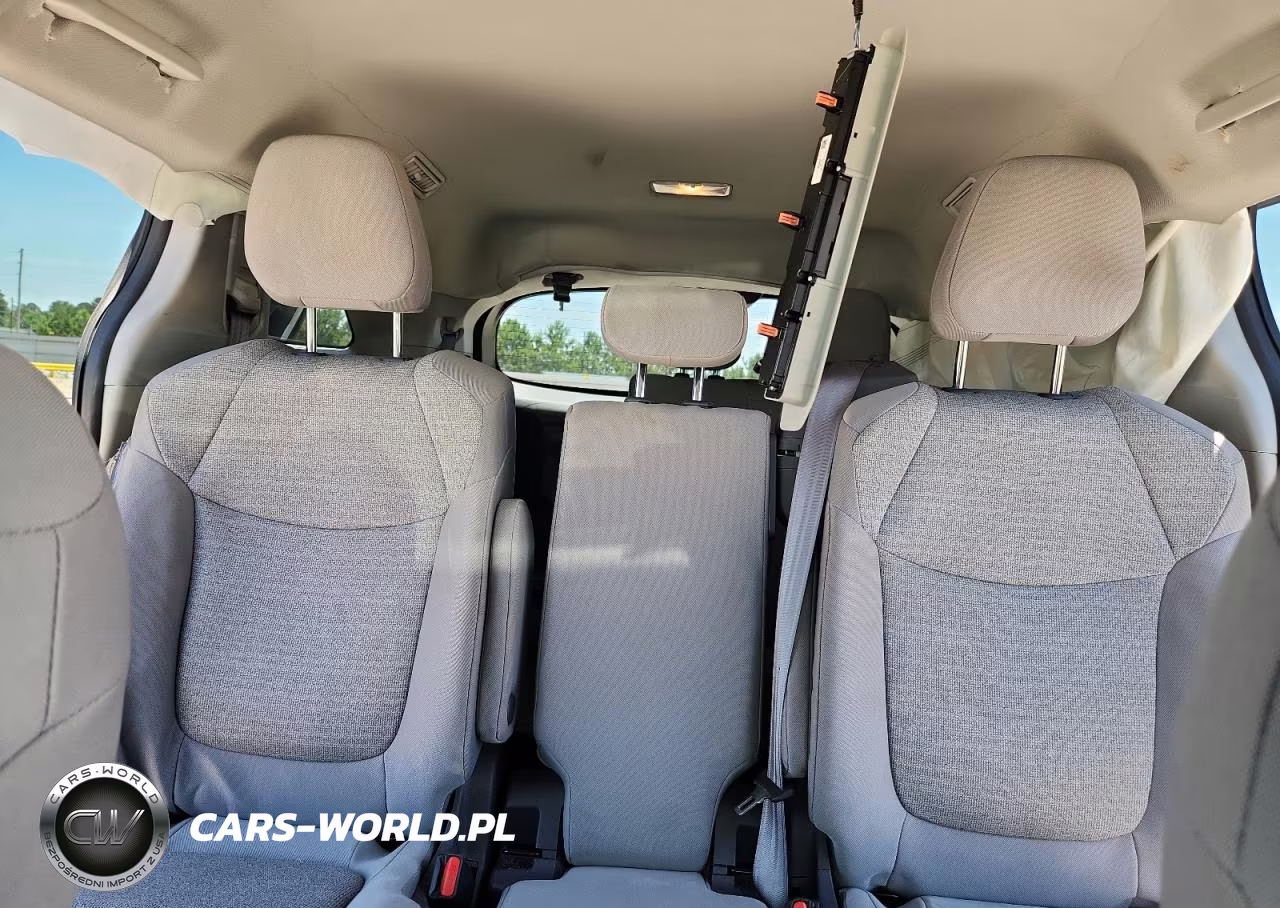 2021 Toyota Sienna Le VIN:5TDKRKEC0MS043219 - 10