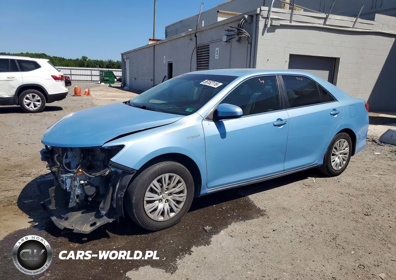 2013 Toyota Camry Hybrid Le – zdjęcie 1 z 12