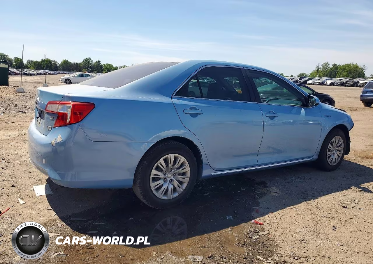 2013 Toyota Camry Hybrid Le VIN:4T1BD1FK7DU065692 - 3