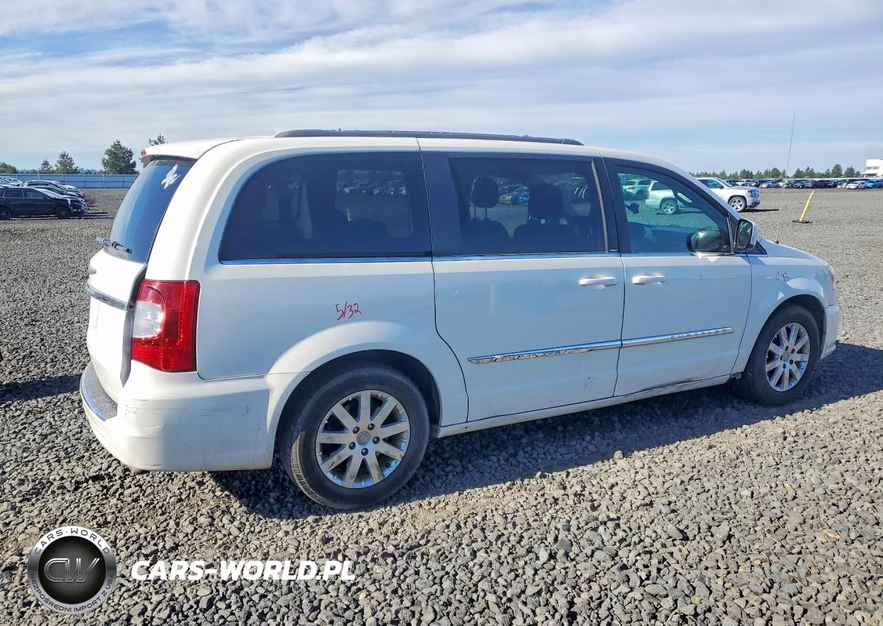 2013 Chrysler Town & Country Touring VIN:2C4RC1BG7DR684135 - 3