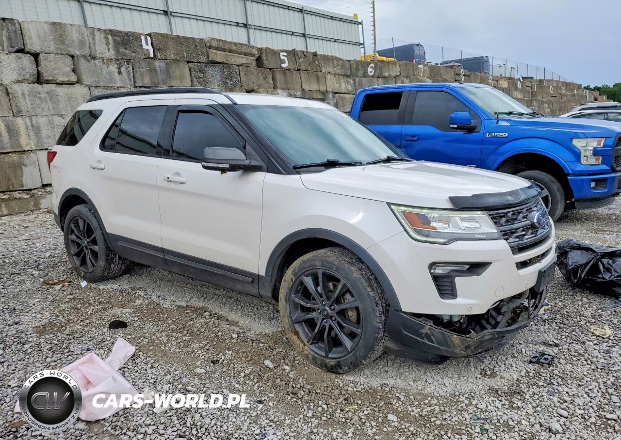 2018 Ford Explorer Xlt VIN:1FM5K8D83JGC02303 - 4