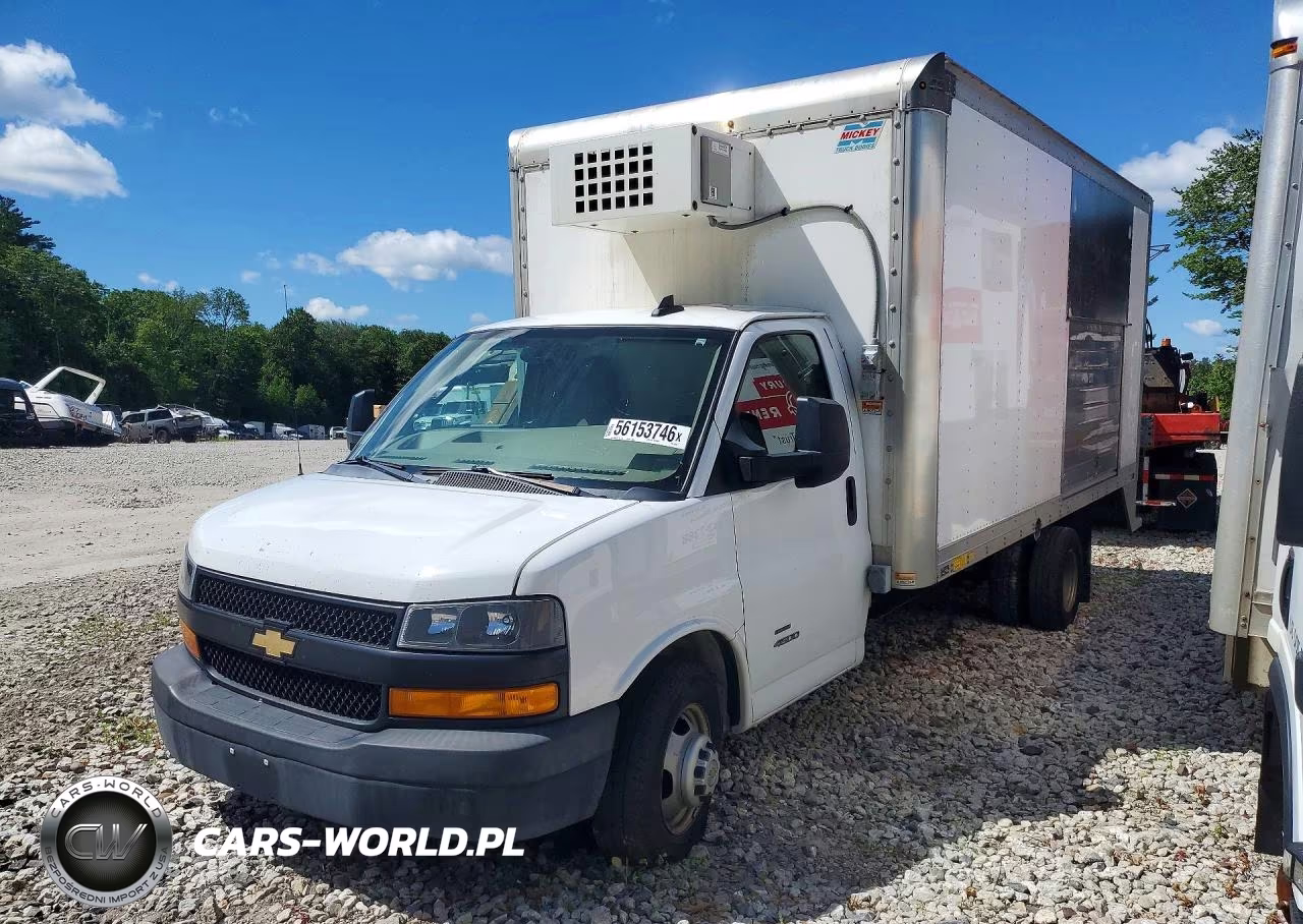 2020 Chevrolet Express Refrigerated Delivery Truck – zdjęcie 1 z 13