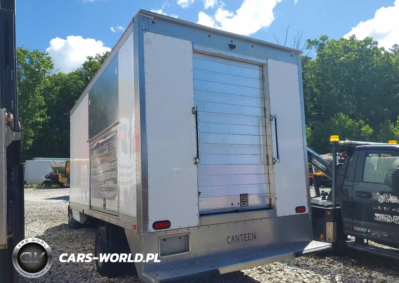 2020 Chevrolet Express Refrigerated Delivery Truck VIN:1HA6GVCG1LN003374 - 2
