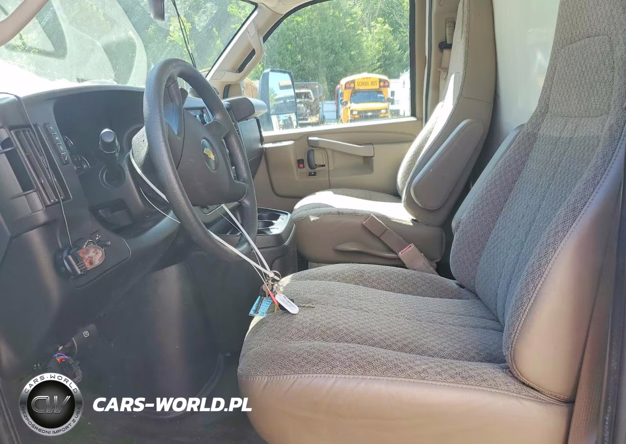 2020 Chevrolet Express Refrigerated Delivery Truck VIN:1HA6GVCG1LN003374 - 7