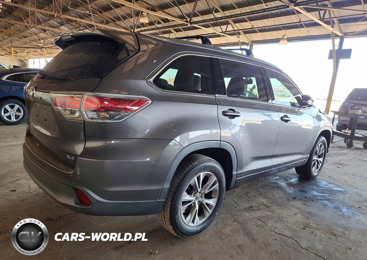2015 Toyota Highlander Xle VIN:5TDKKRFH2FS104046 - 3