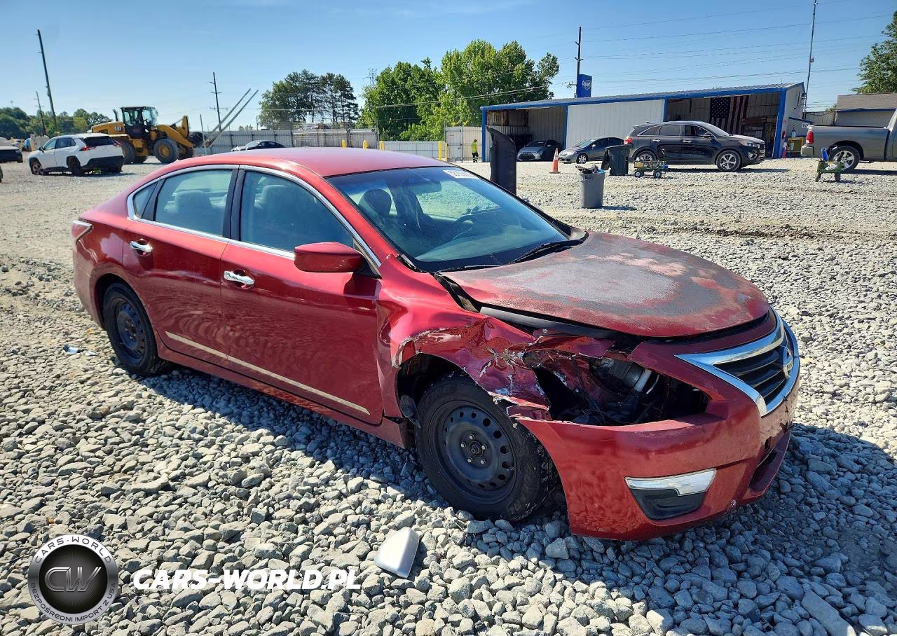 2015 Nissan Altima 2.5 S VIN:1N4AL3AP4FN318441 - 4