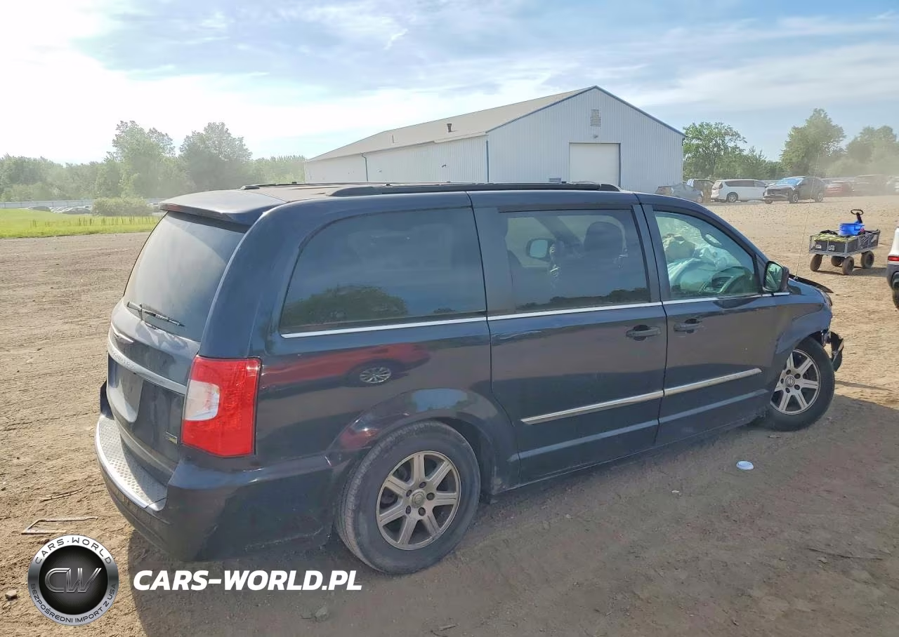 2011 Chrysler Town & Country Touring VIN:2A4RR5DGXBR647235 - 3