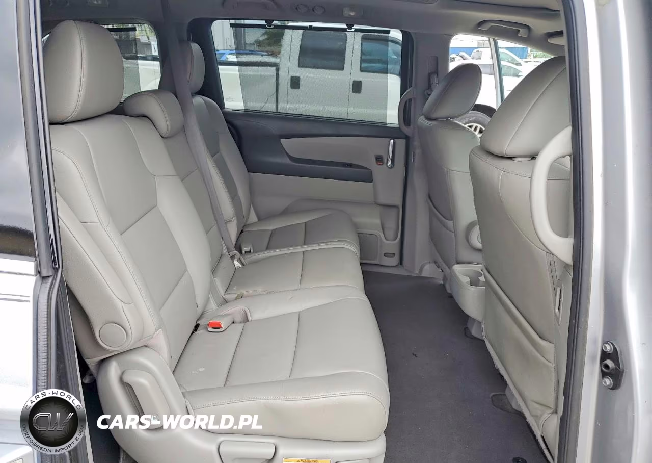 2016 Honda Odyssey Touring VIN:5FNRL5H95GB033196 - 11