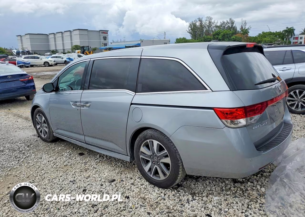 2016 Honda Odyssey Touring VIN:5FNRL5H95GB033196 - 2