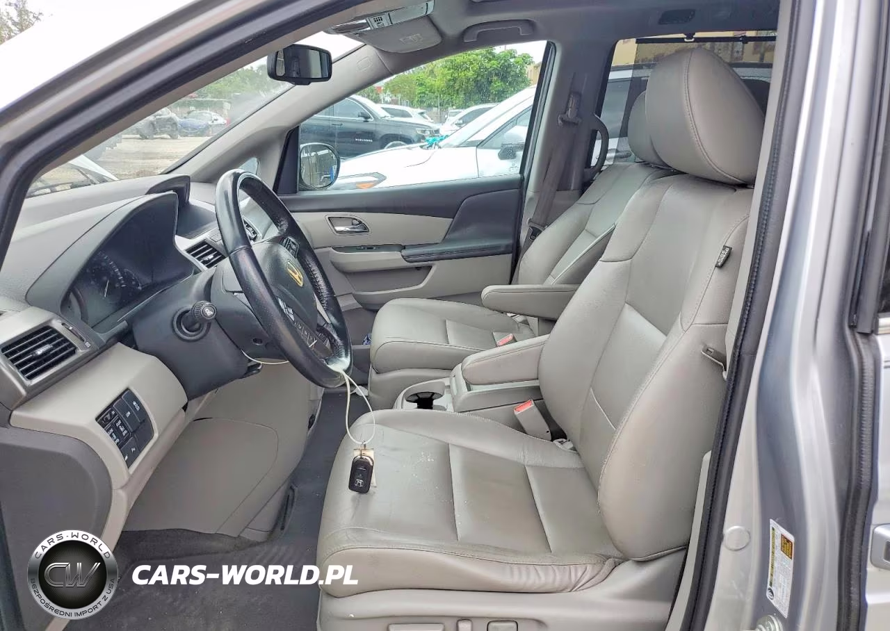 2016 Honda Odyssey Touring VIN:5FNRL5H95GB033196 - 7