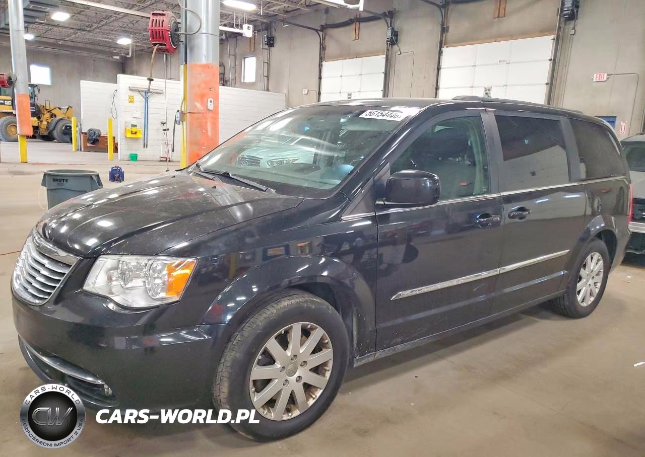 2015 Chrysler Town & Country Touring – zdjęcie 1 z 13