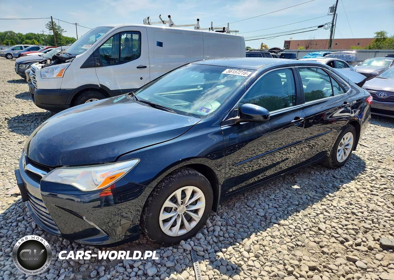 2016 Toyota Camry Le – zdjęcie 1 z 13