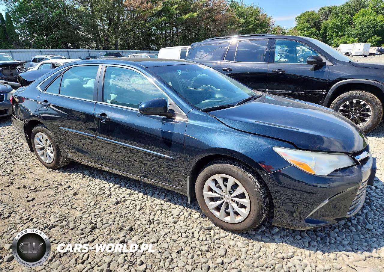 2016 Toyota Camry Le VIN:4T4BF1FK8GR544370 - 4