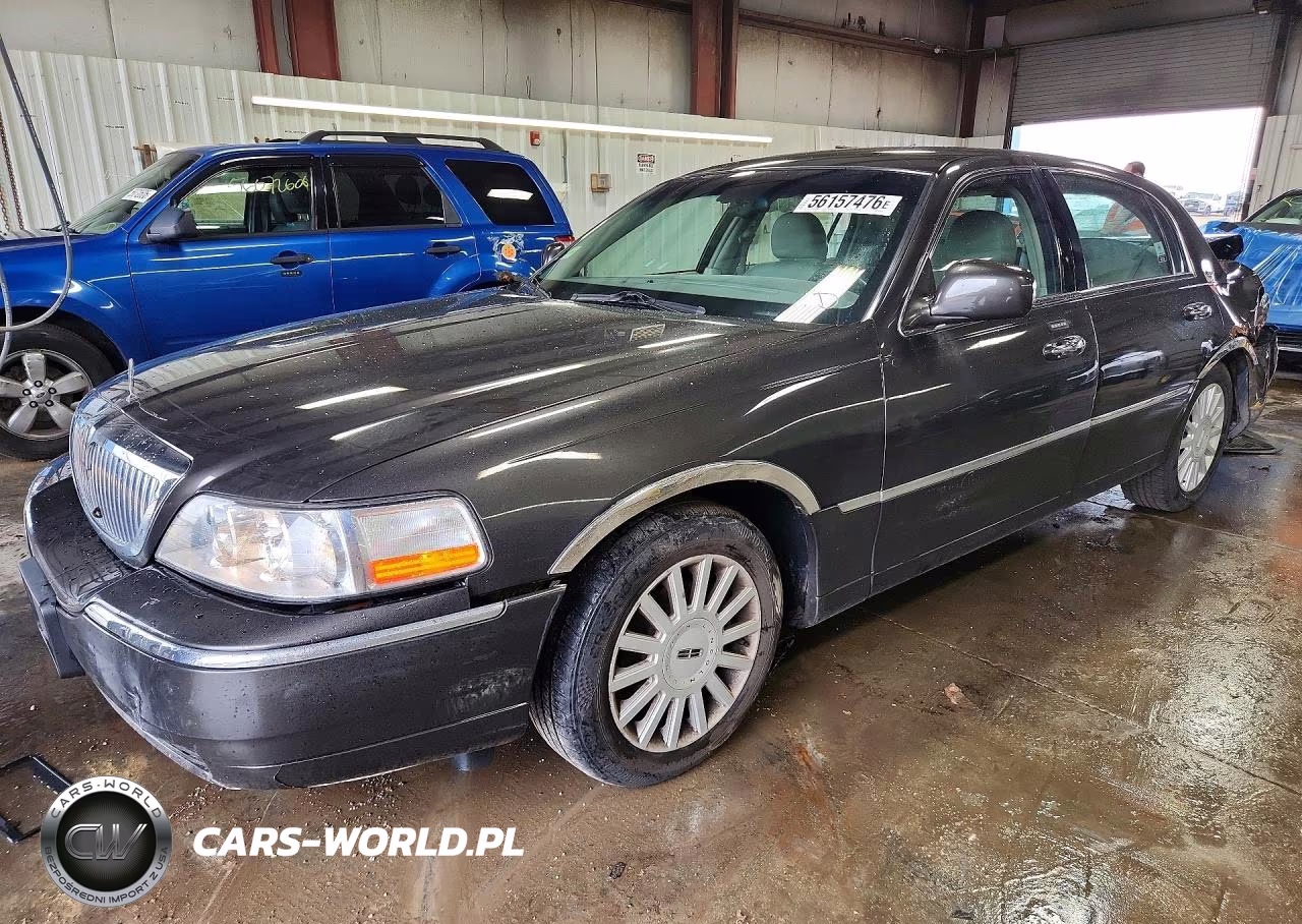 2005 Lincoln Town Car Signature VIN:1LNHM81WX5Y624224 - 1