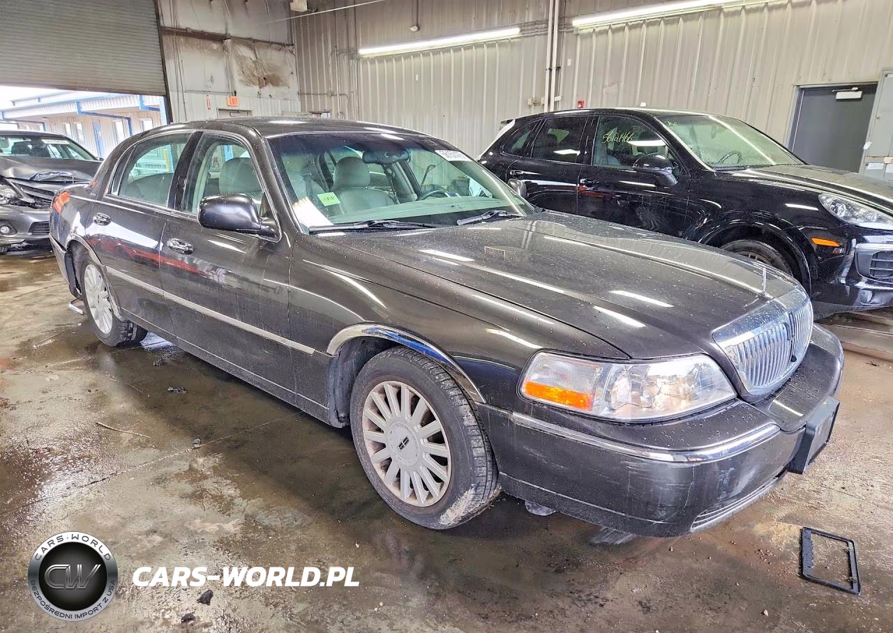2005 Lincoln Town Car Signature VIN:1LNHM81WX5Y624224 - 4