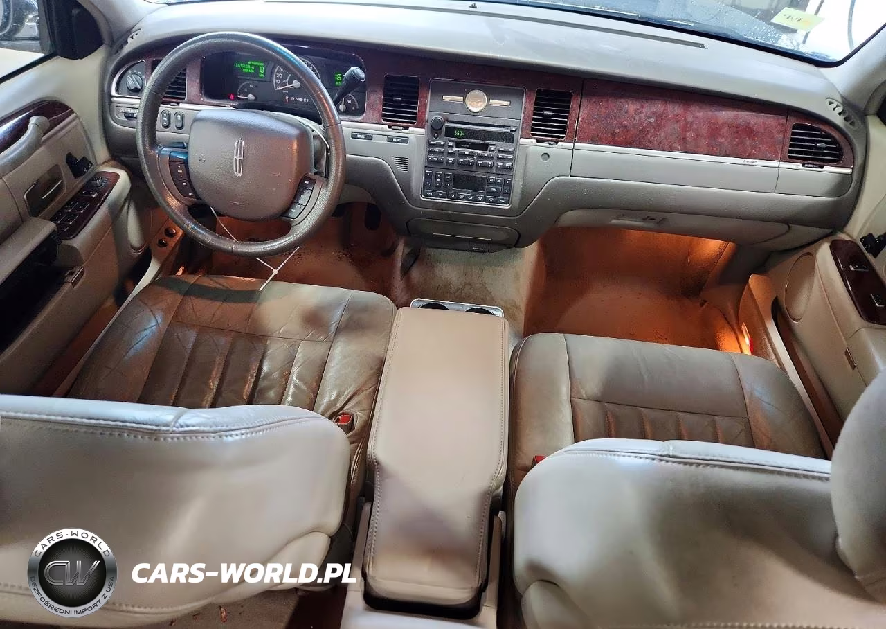 2005 Lincoln Town Car Signature VIN:1LNHM81WX5Y624224 - 8
