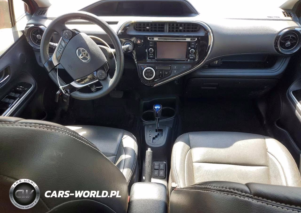 2018 Toyota Prius C Four VIN:JTDKDTB36J1614164 - 8