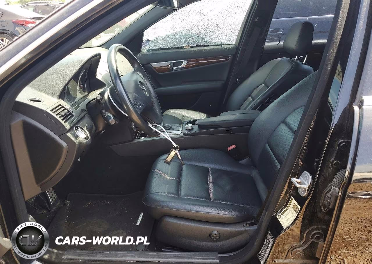2011 Mercedes-Benz 300C VIN:WDDGF8BB3BR133950 - 7