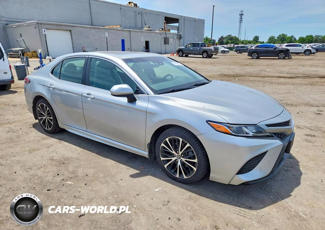 2018 Toyota Camry Se VIN:4T1B11HK3JU650545 - 4