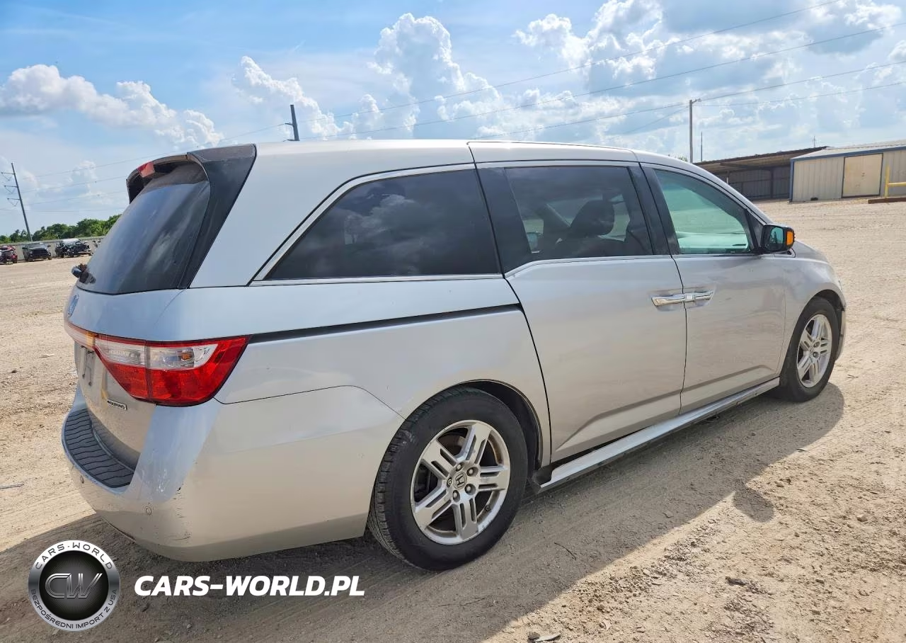 2012 Honda Odyssey Touring VIN:5FNRL5H97CB074214 - 3