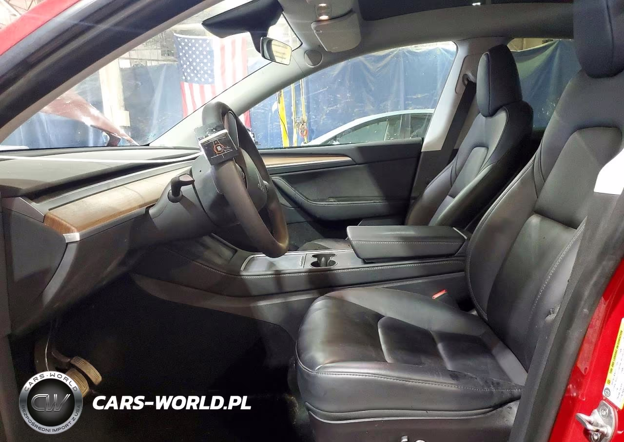 2023 Tesla Model Y VIN:7SAYGDEE7PF686174 - 7