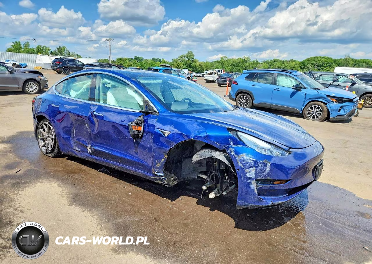 2019 Tesla Model 3 VIN:5YJ3E1EB4KF526764 - 4
