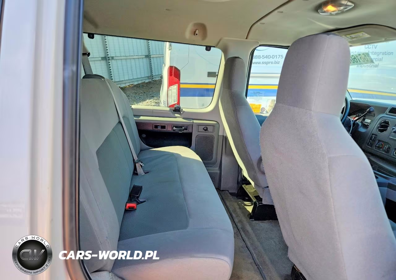 2012 Ford Econoline E350 Super Duty Wagon VIN:1FBSS3BL8CDA26410 - 10