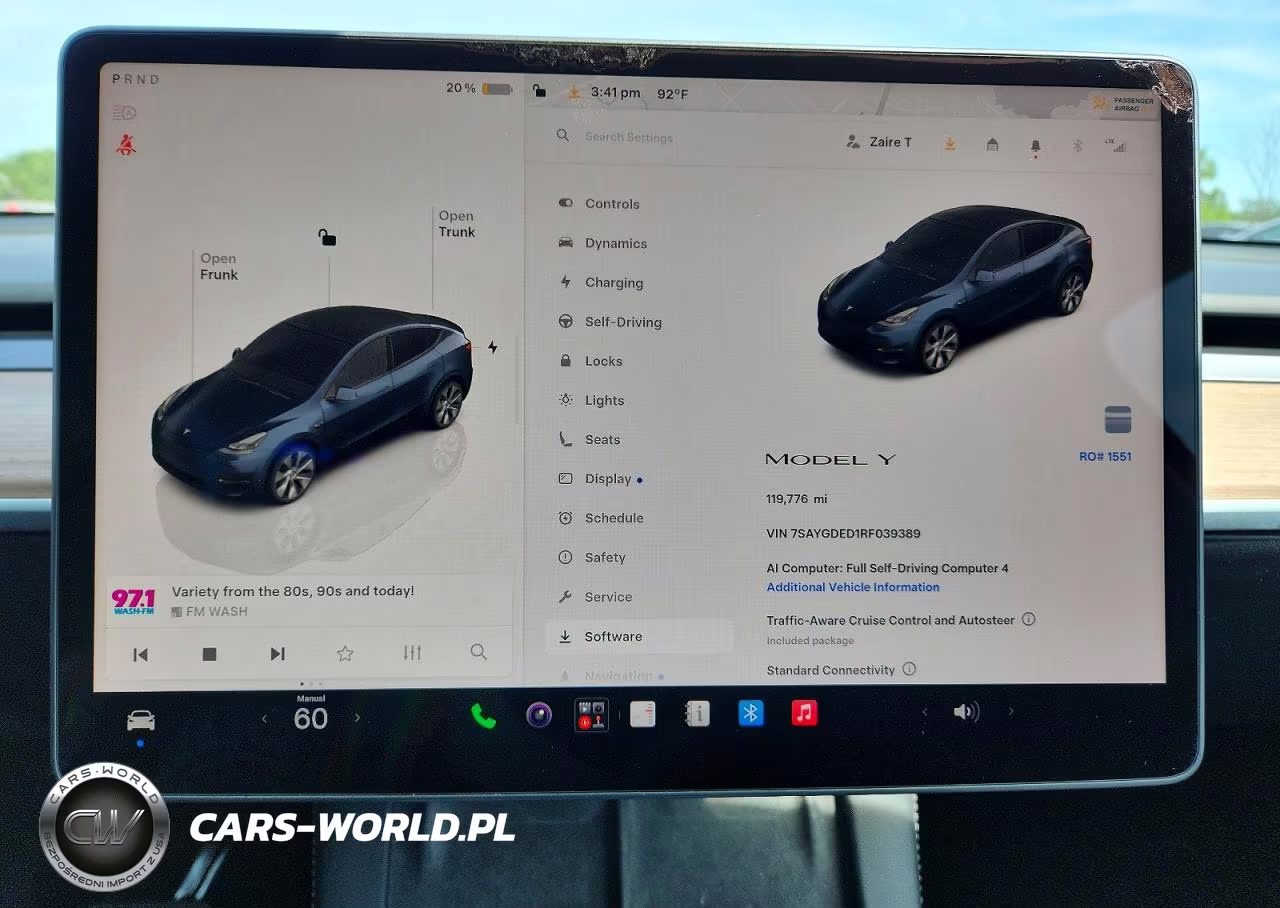 2024 Tesla Model Y VIN:7SAYGDED1RF039389 - 9