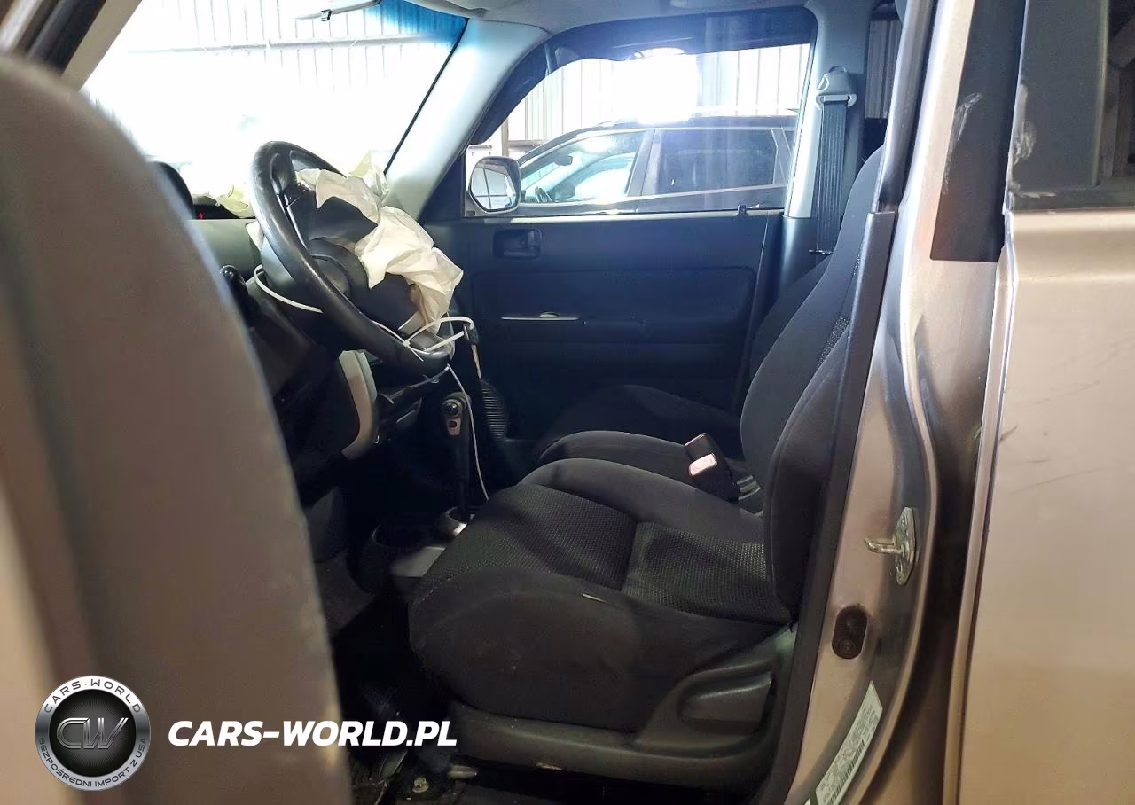2004 Toyota Scion Xb VIN:JTLKT324X40156381 - 7