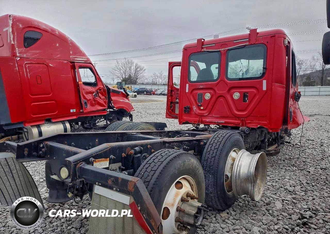 2015 Freightliner Cascadia Truck Cab And Chassis VIN:3AKJGEDV6FSGJ6926 - 4