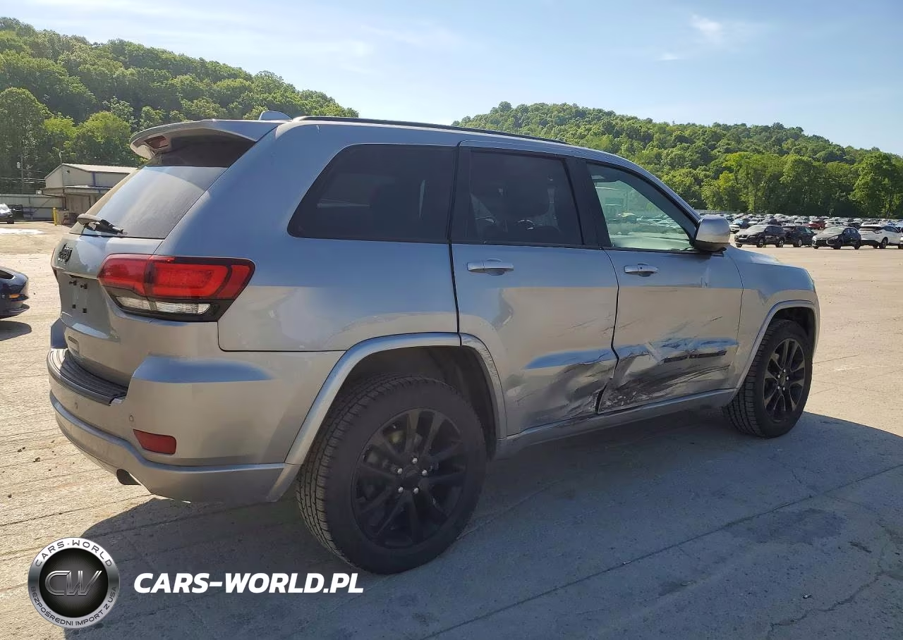 2020 Jeep Grand Cherokee Laredo VIN:1C4RJFAG4LC208632 - 3
