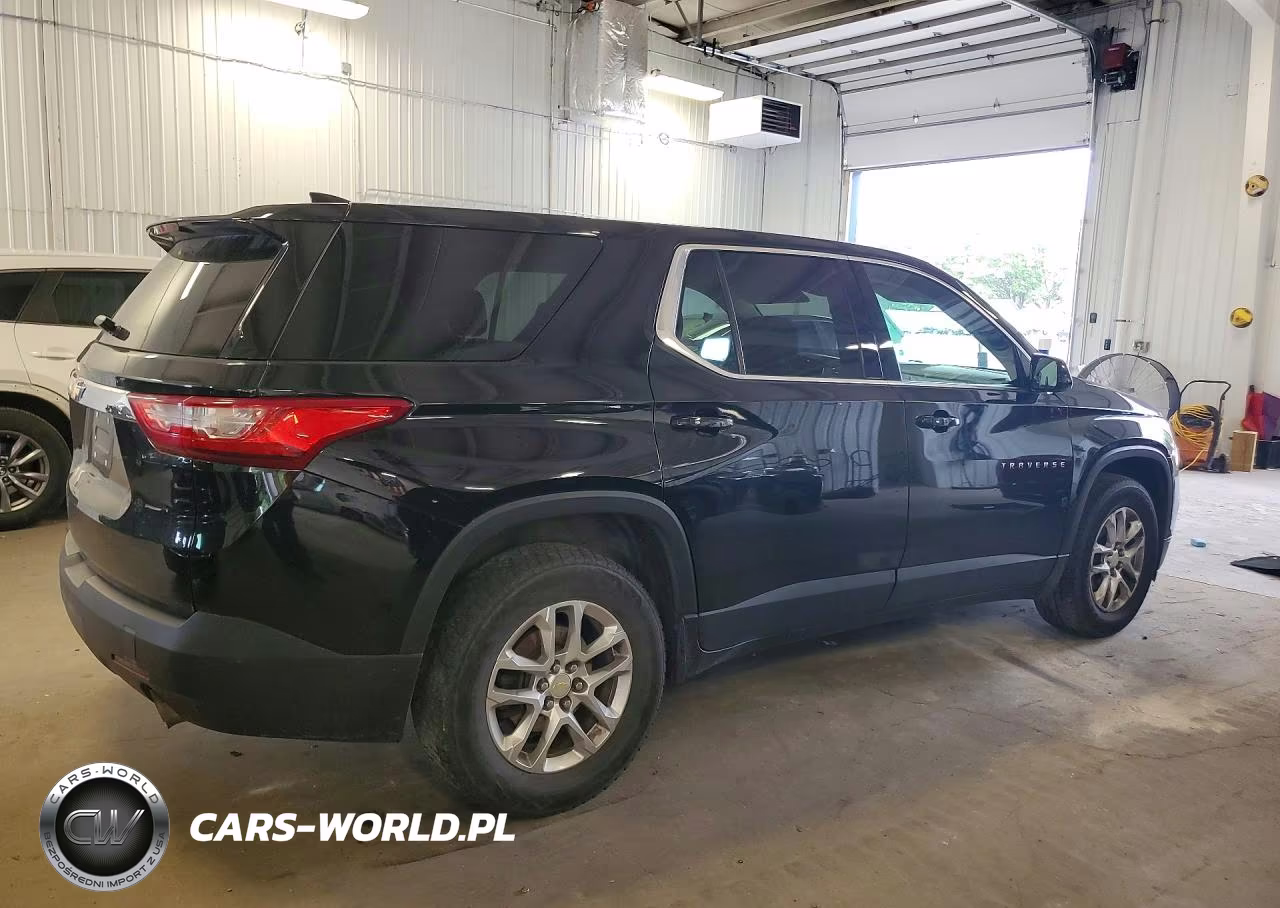 2018 Chevrolet Traverse Ls VIN:1GNERFKWXJJ203772 - 3