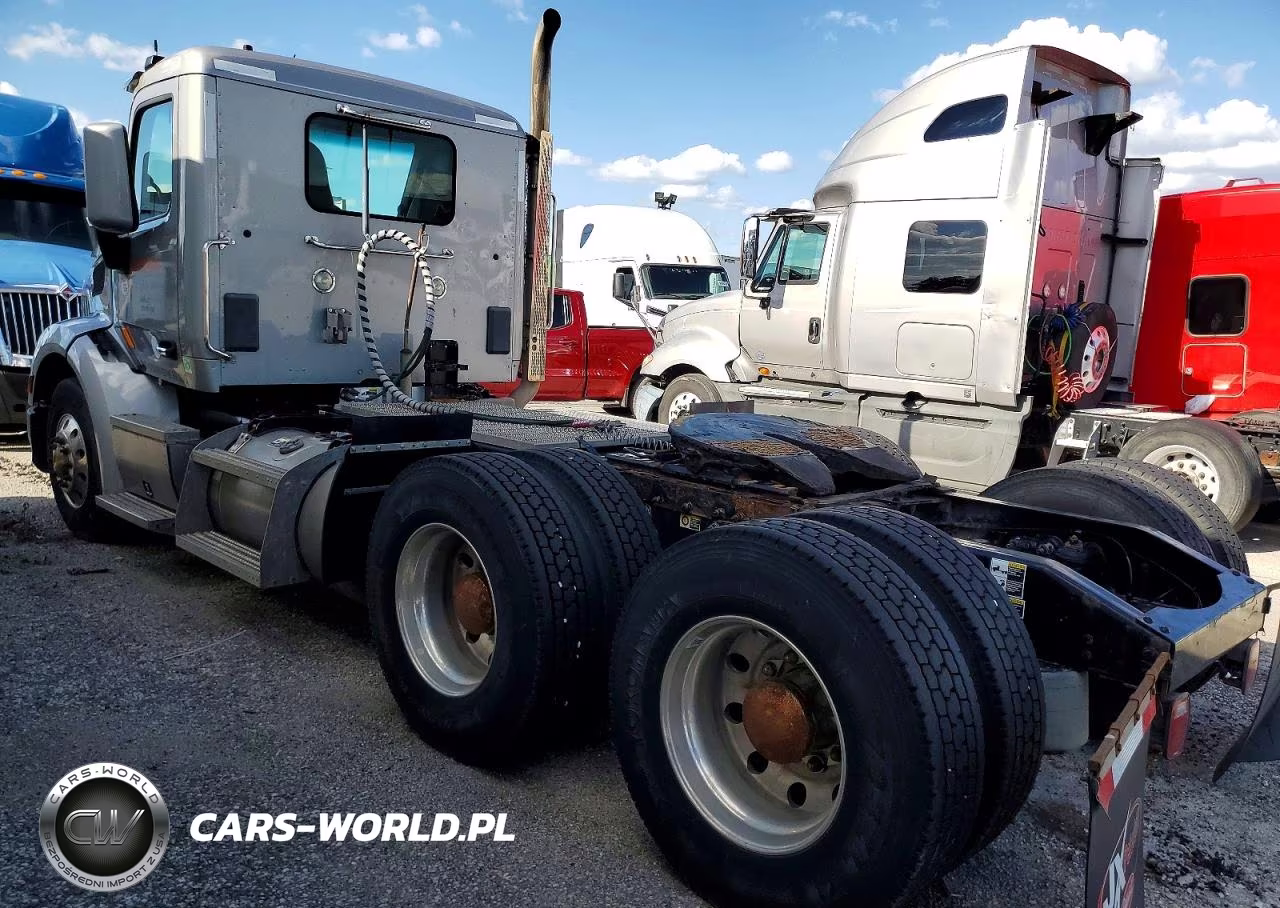 2017 Freightliner Sprinter 3500 Semi Truck VIN:1XPBDP9X8HD358407 - 3