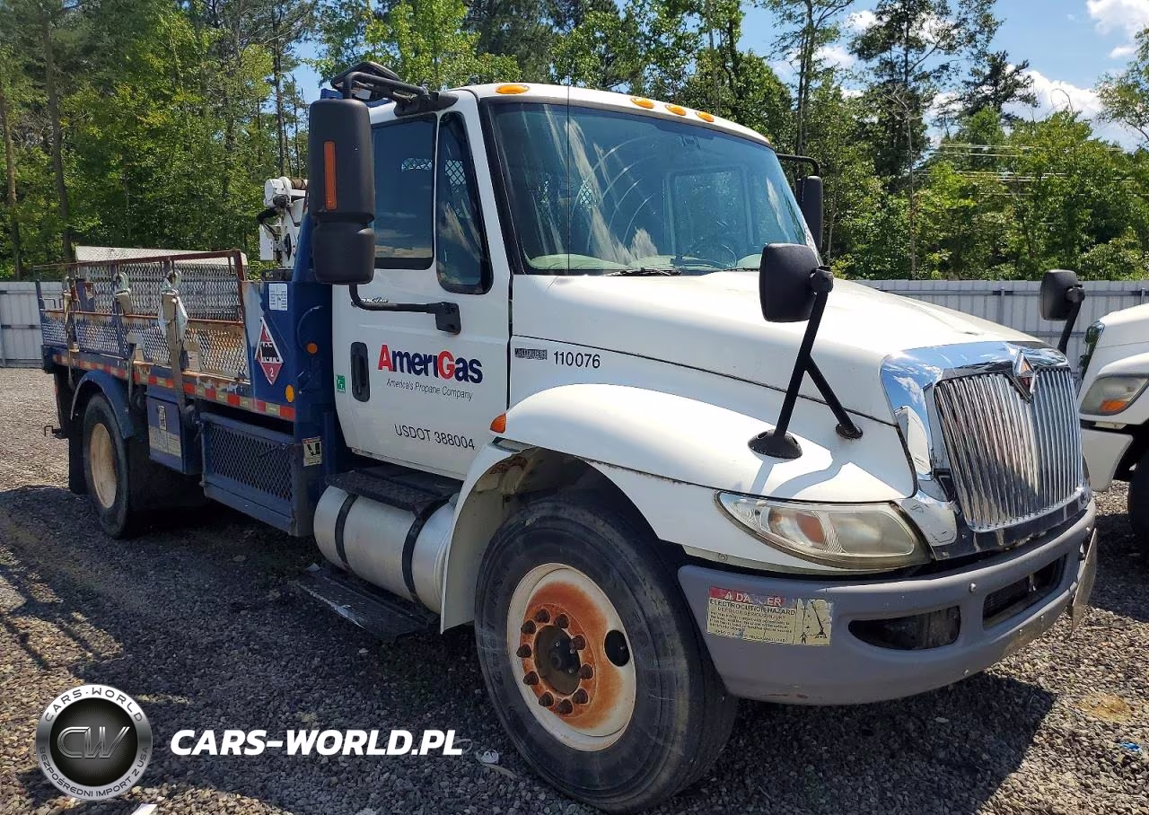2010 International 4300 Crane Truck