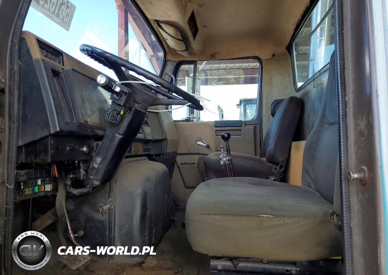 1989 International 2575 Semi Truck VIN:1HSZHGUN6KH655063 - 7