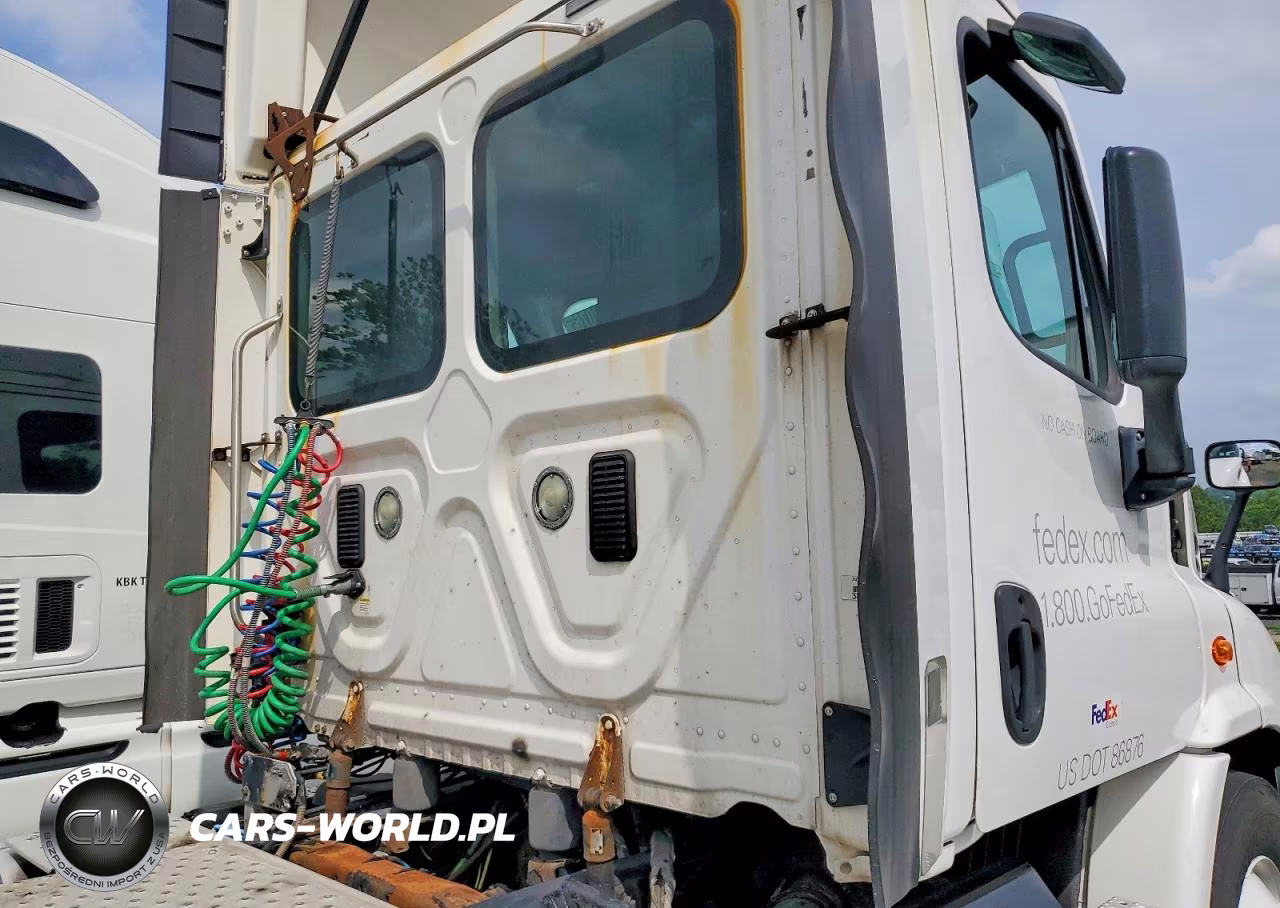 2016 Freightliner Cascadia 113 Semi Truck VIN:1FUBGAD41GLGU8636 - 6