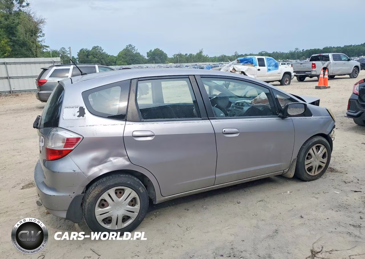 2009 Honda Fit VIN:JHMGE882X9S043460 - 3