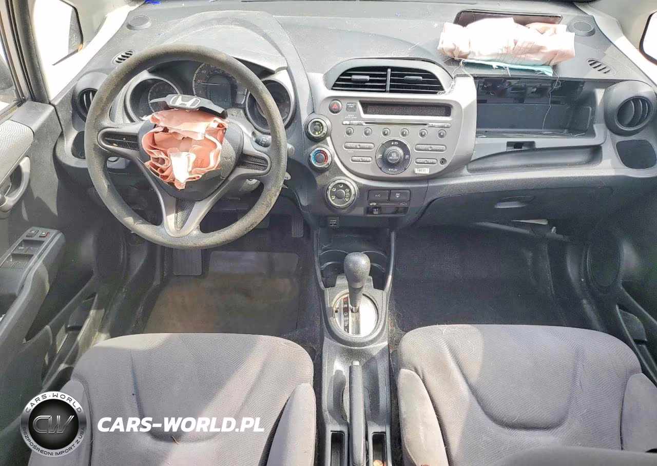 2009 Honda Fit VIN:JHMGE882X9S043460 - 8