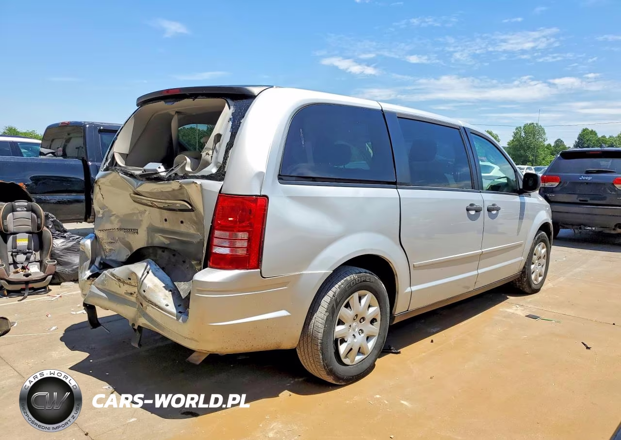 2008 Chrysler Town & Country Lx VIN:2A8HR44H18R103325 - 3