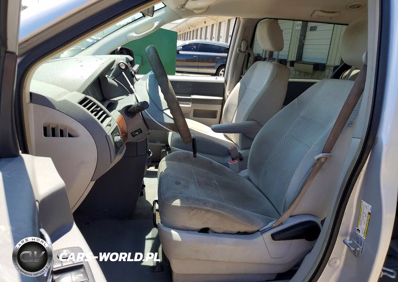 2008 Chrysler Town & Country Lx VIN:2A8HR44H18R103325 - 7