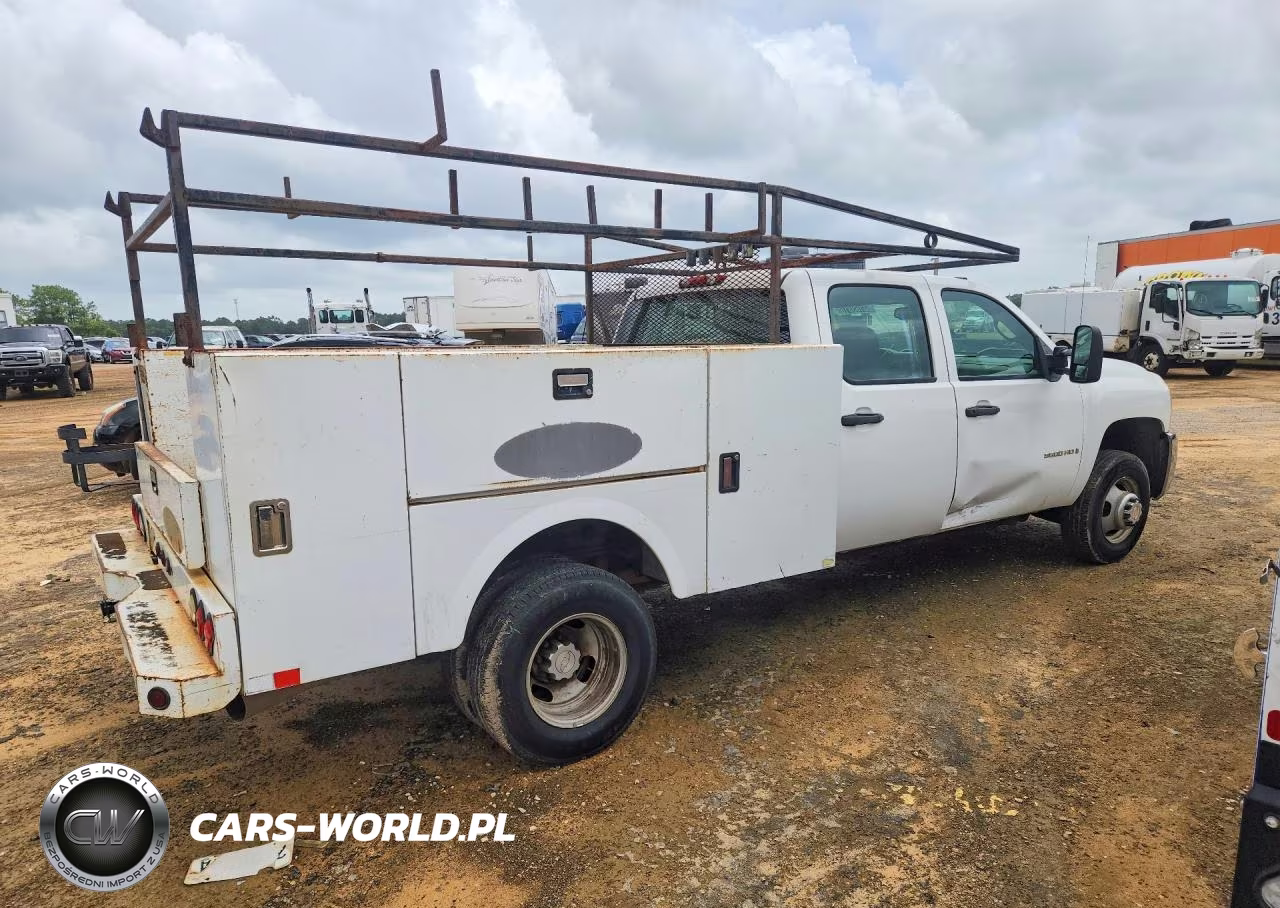2007 Chevrolet Silverado C3500 VIN:1GBJC33687F553665 - 3