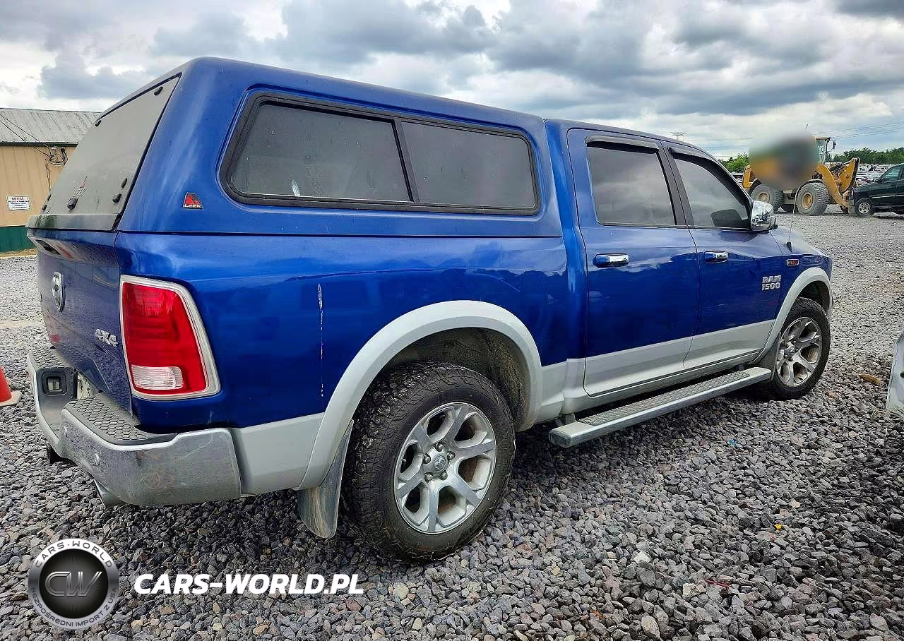 2018 Ram 1500 Laramie VIN:1C6RR7NM7JS255842 - 3