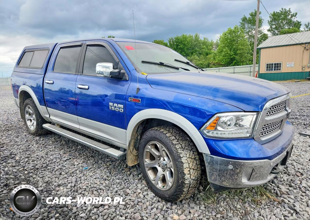 2018 Ram 1500 Laramie VIN:1C6RR7NM7JS255842 - 4