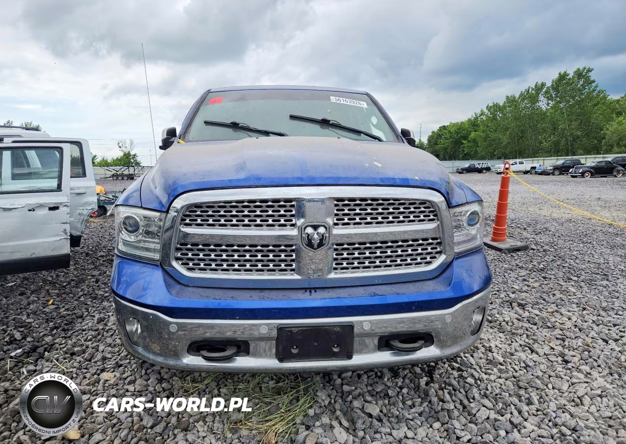 2018 Ram 1500 Laramie VIN:1C6RR7NM7JS255842 - 5
