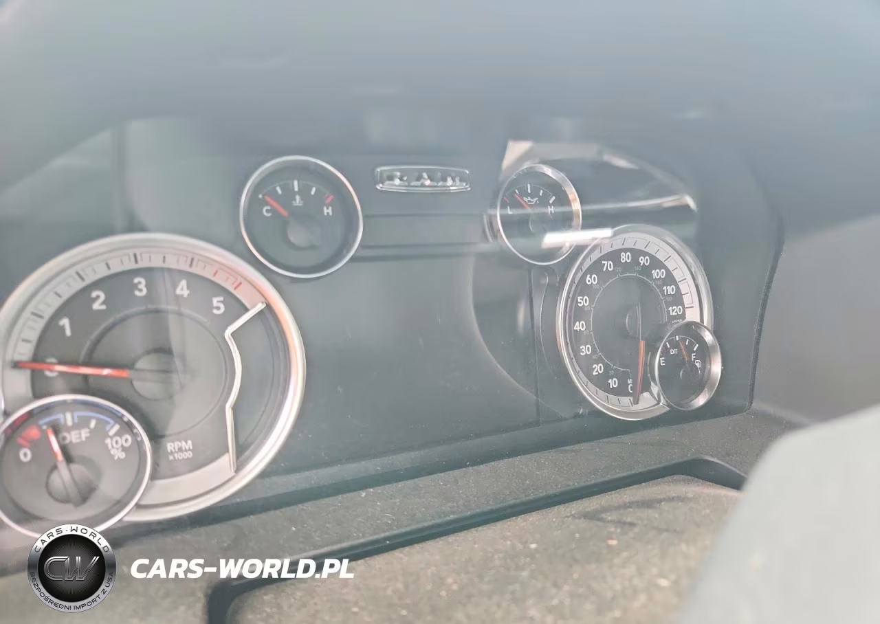 2018 Ram 1500 Laramie VIN:1C6RR7NM7JS255842 - 9