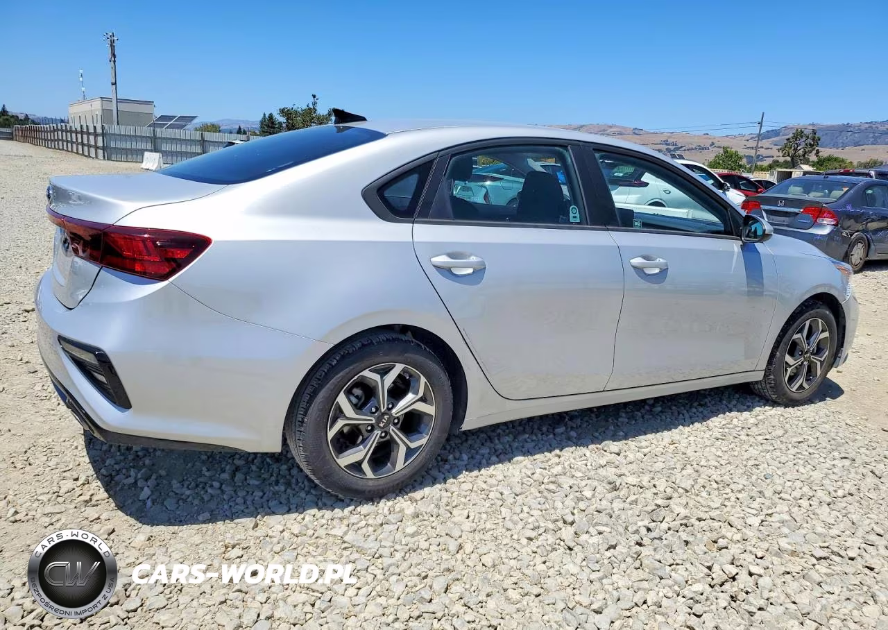 2021 Kia Forte Lxs VIN:3KPF24AD7ME315677 - 3