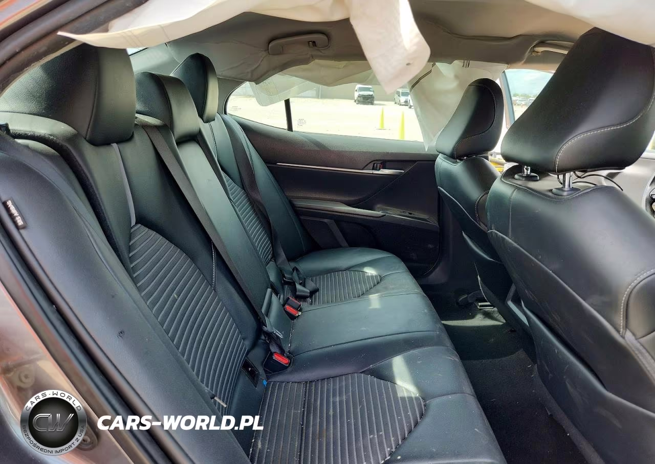 2020 Toyota Camry Se VIN:4T1G11AK1LU328876 - 10