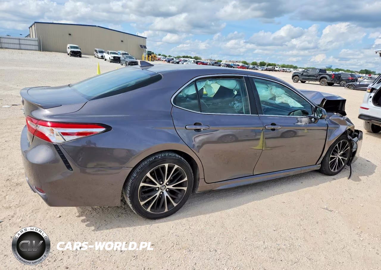 2020 Toyota Camry Se VIN:4T1G11AK1LU328876 - 3